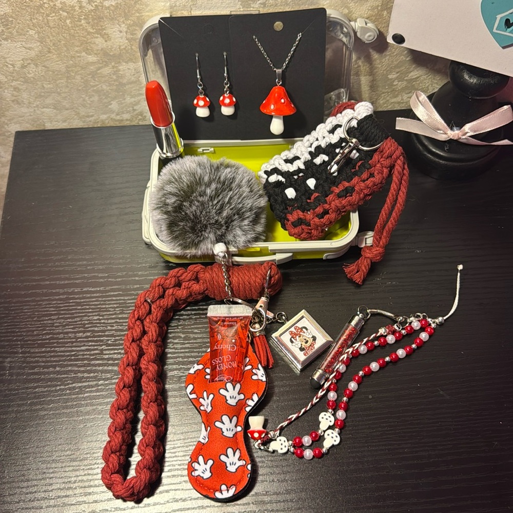 Keychain/Accessory Gift Set